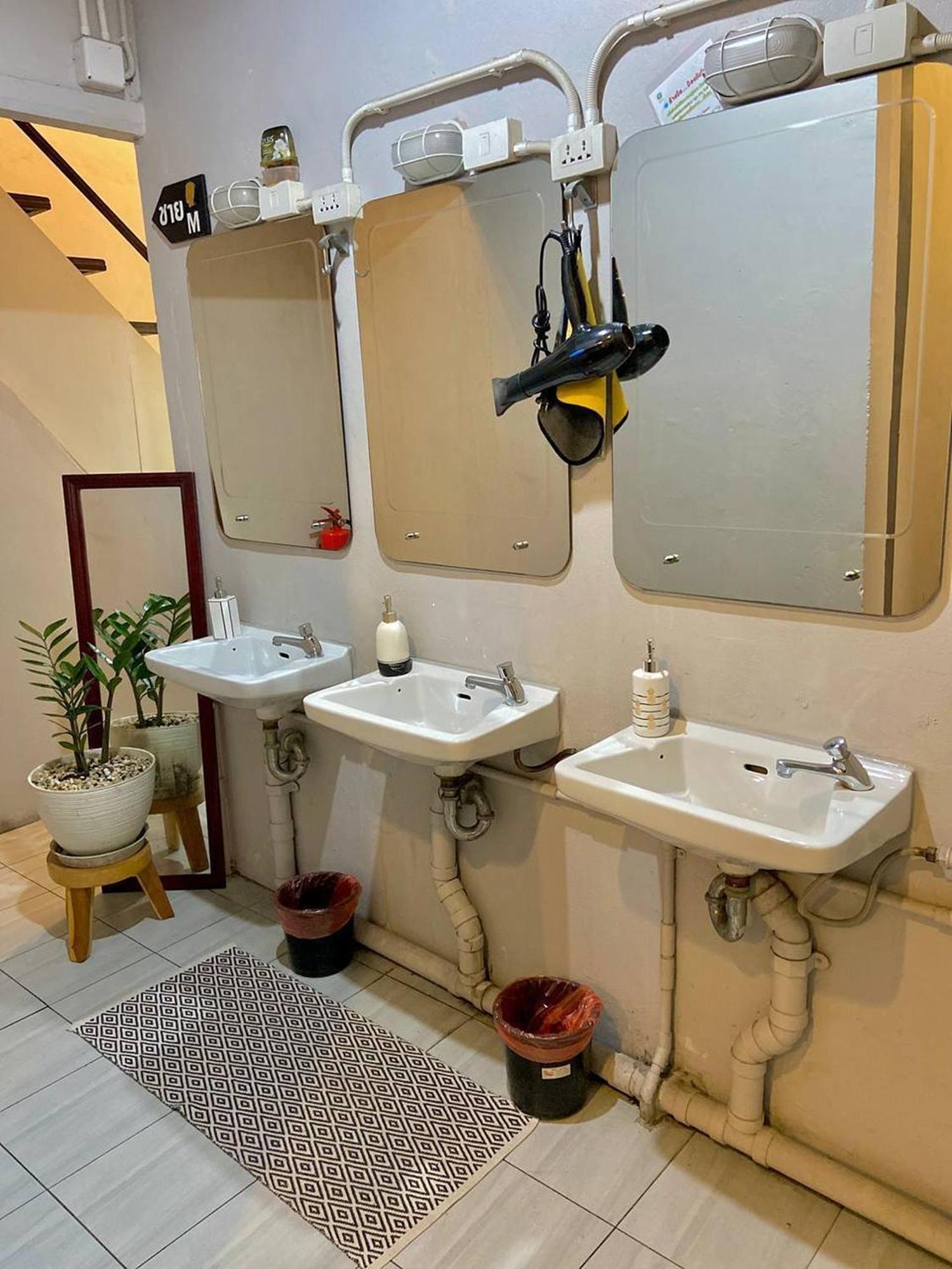 Hostel Lemon Siam Petchaburi Road Bangkok Esterno foto